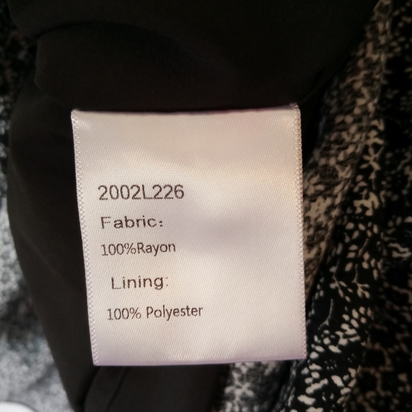 Floral Print Mini-Dress sz Medium Elastic Cuffs Ruffled Black/White J. ING NWT - Picture 10 of 10